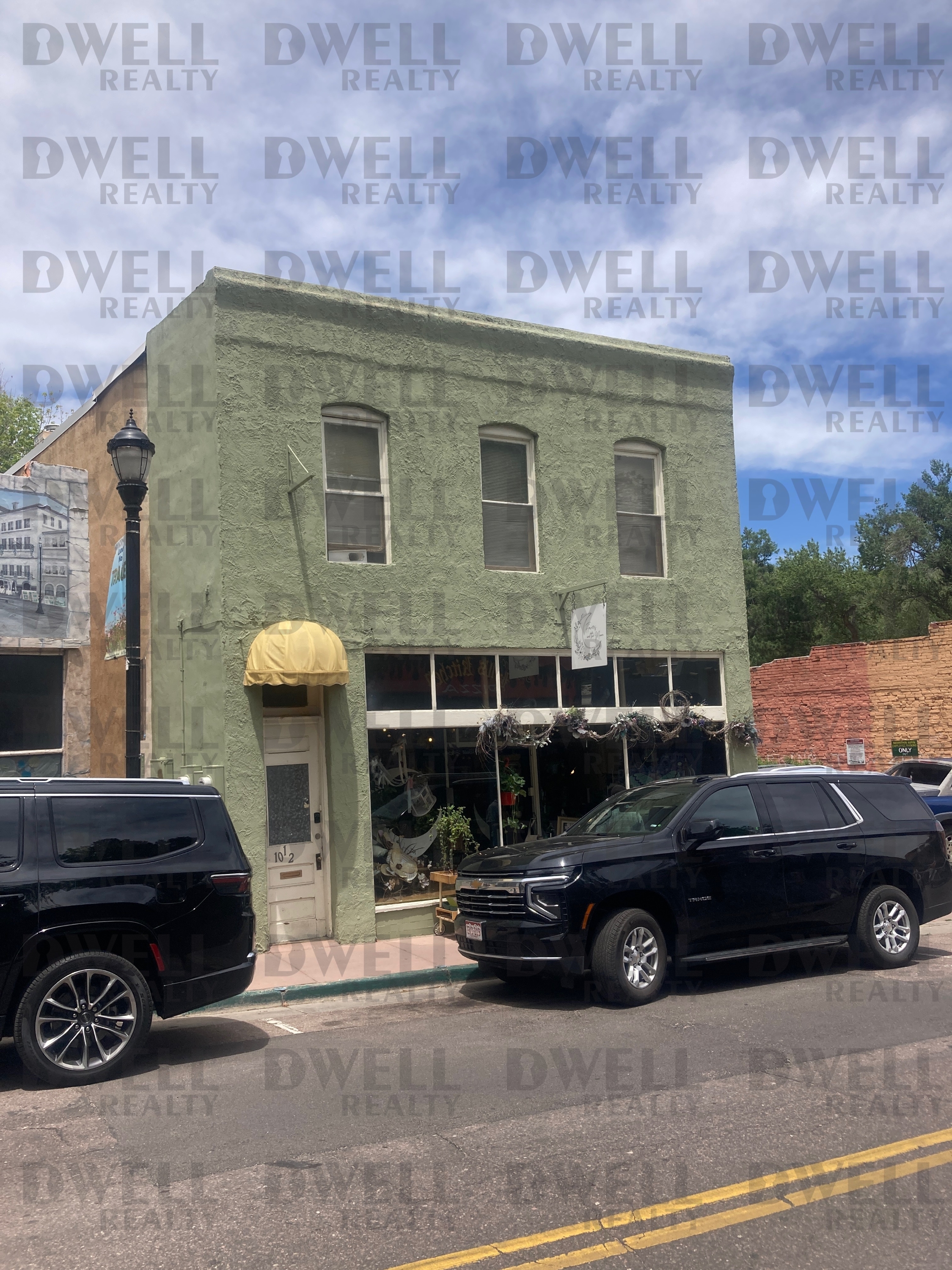 10 Ruxton Ave